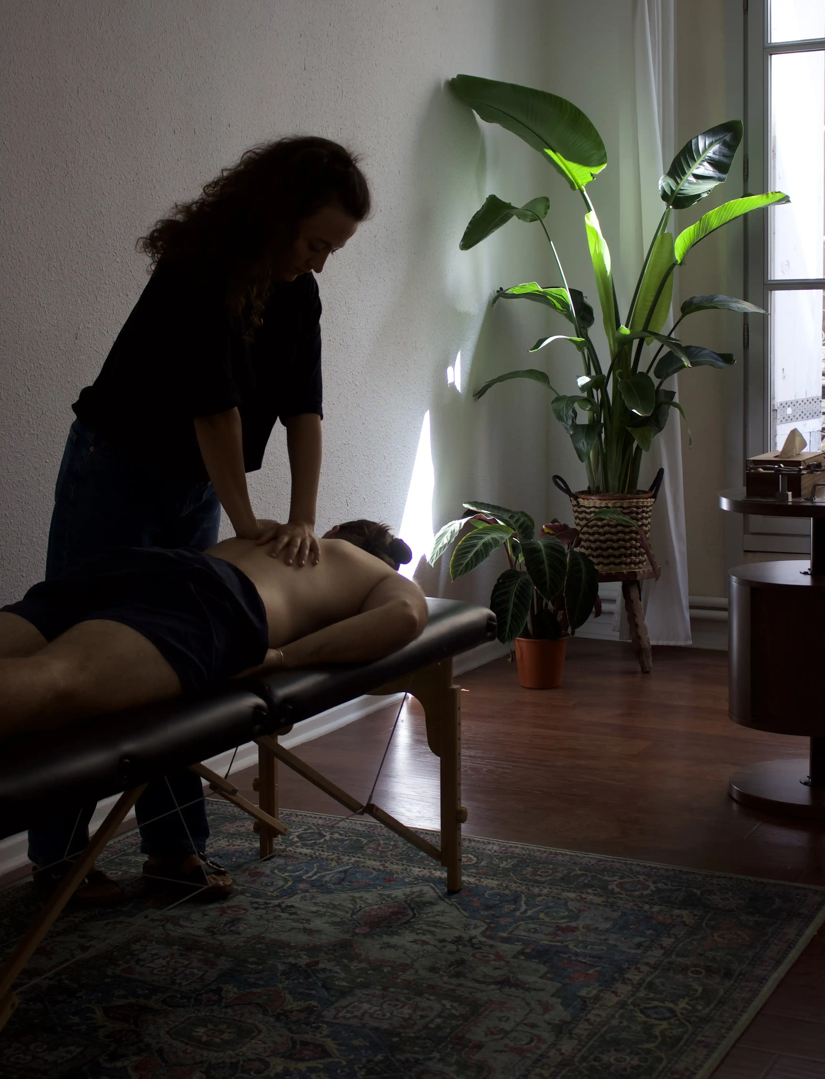 Consultation d’ostéopathie du dos à Montpellier – Cabinet Élodie Morillas